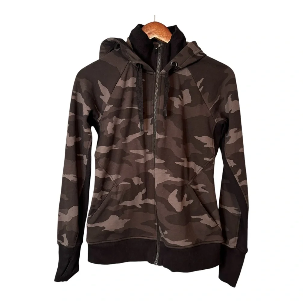Athleta Triumph Zip Up Hoodie in Black Camo. EUC. Women’s Size Small - Picture 3 of 14
